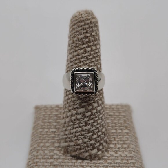 Size 7 Sterling Silver Beautiful Square Cubic Zirconia Ring A2192 - Picture 1 of 9